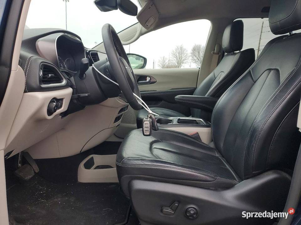 2022 CHRYSLER PACIFICA TOURING L Częstochowa