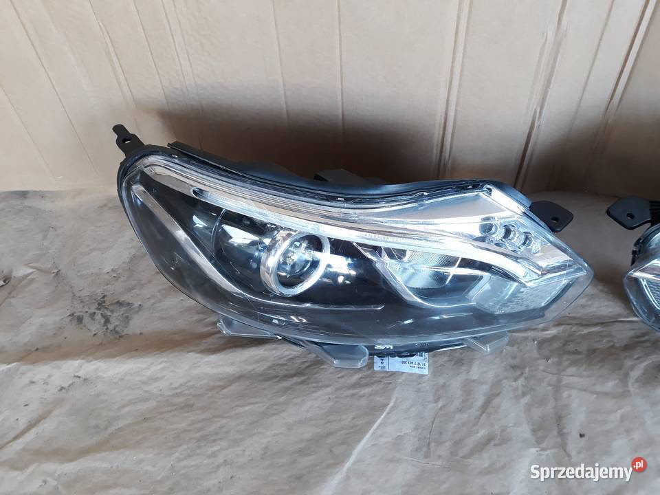 TOYOTA PROACE II LAMPA PRAWA PRZÓD PRAWY KSENON