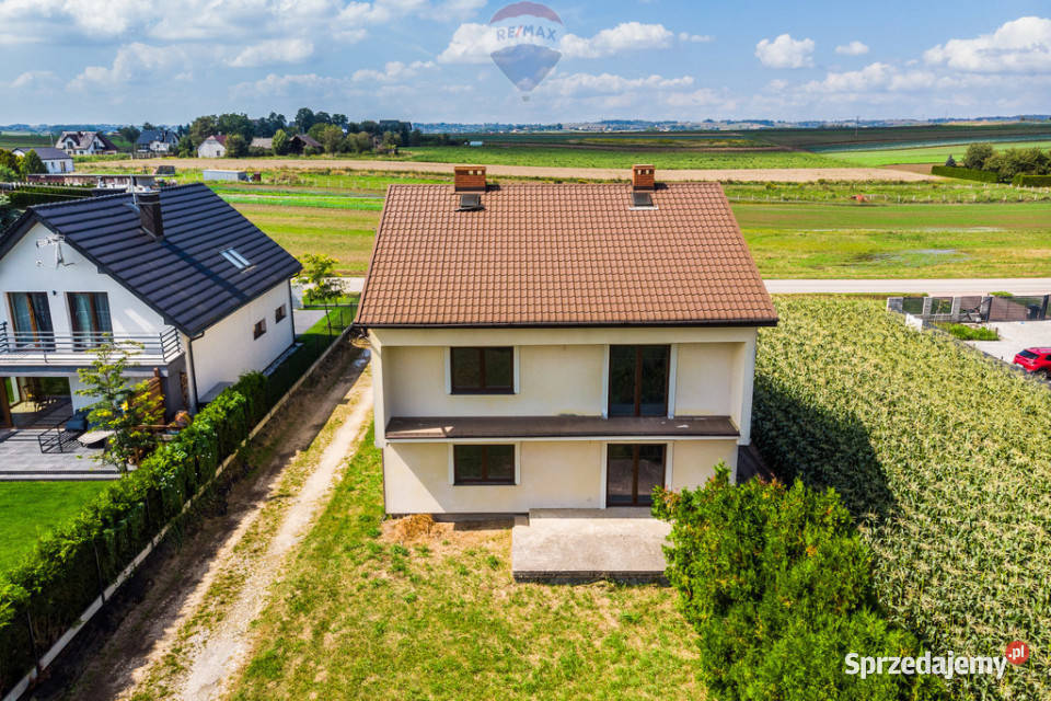 Dom z dużą działką Liczba pokoi 7 sprzedam