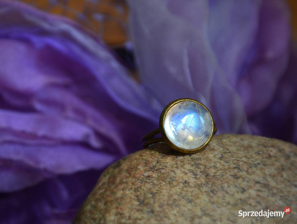 Kamień księżycowy Pierścionek Kolekcja vintage pomorskie