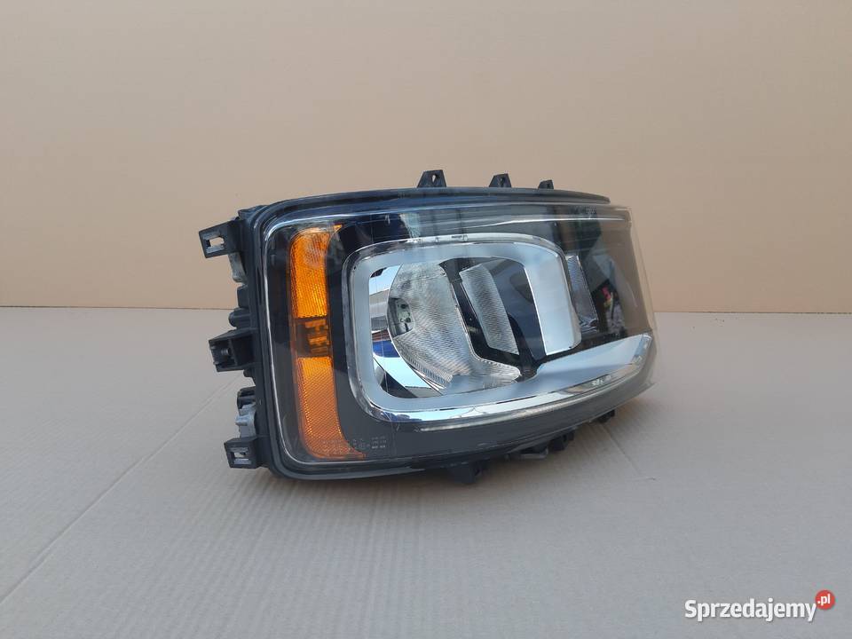 SCANIA R S REFLEKTOR PRAWY LAMPA PRAWA FULL LED Lampy przednie Trzciel