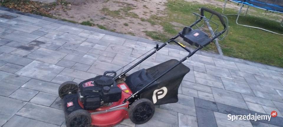 Kosiarka spalinowa z napędem uszkodzona