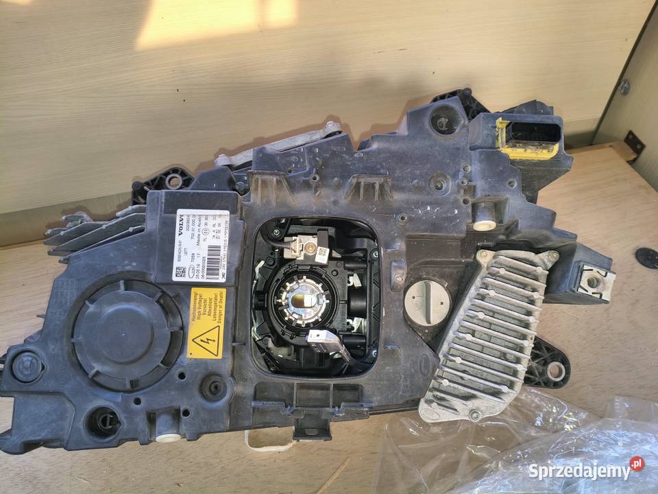 Lewa lampa Volvo FH 4 Bixenon używana 2019r kod Rzeszów