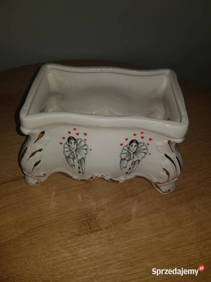 Szkatułka z porcelany Ceramika i szkło