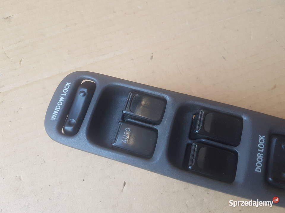 Suzuki Liana panel sterownia szybami przełącznik Wyposażenie wnętrza Legnica sprzedam