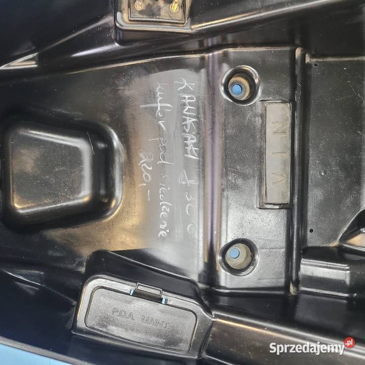 Kawasaki J 300 schowek pod siedzenie wypełnienie Nowy Tomyśl sprzedam