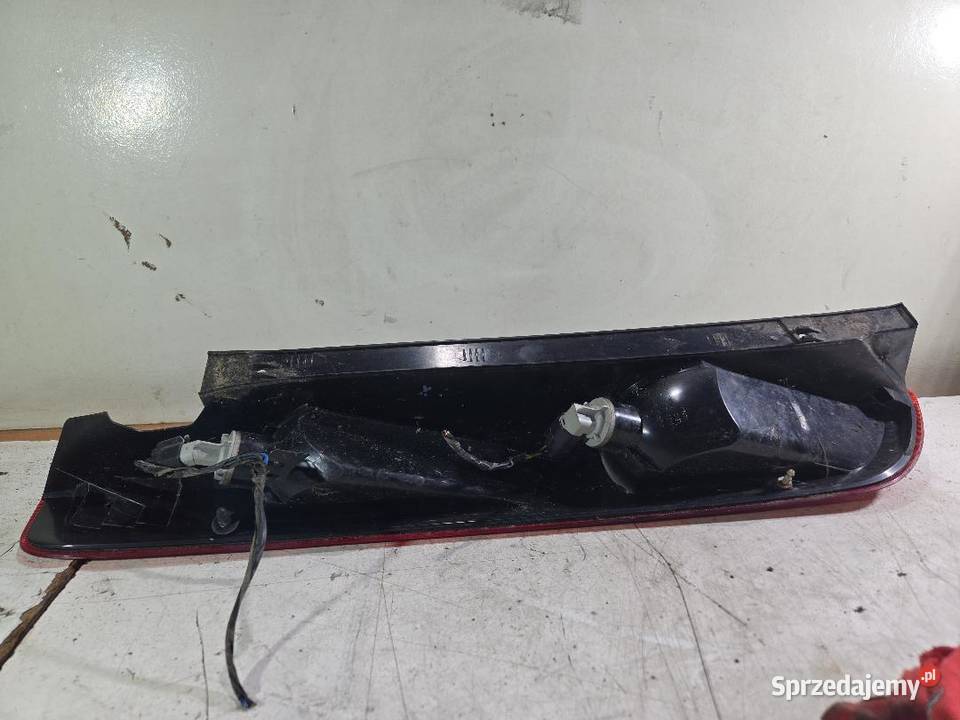 LAMPA PRAWA TYLNA TYŁ FORD FOCUS MK2 3D HB sprzedam