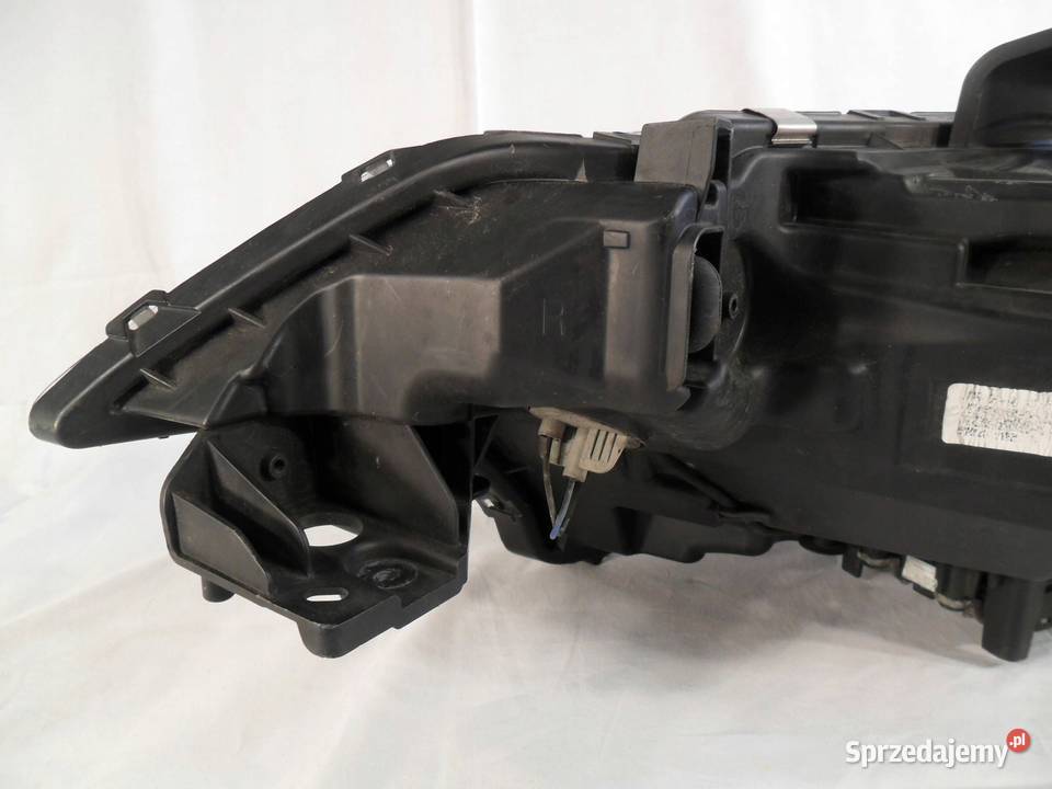 REFLEKTOR PRZÓD STRONA PRAWA MITSUBISHI