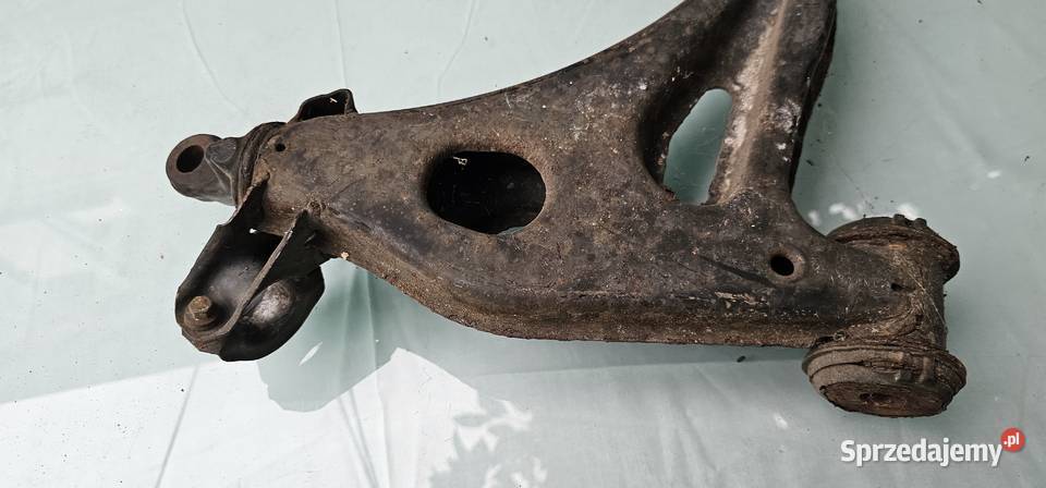 Wahacz lewy przod mercedes w202 w208 Rok produkcji 1999 Wahacze Zbąszyń
