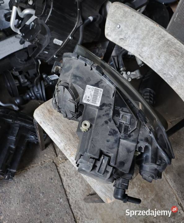 Audi A3 prawy przedni reflektor Motoryzacja Skarżysko-Kamienna