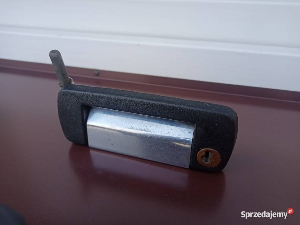 Fiat 126p Maluch klamka zewnętrzna drzwi prawa osobowe łódzkie Sieradz