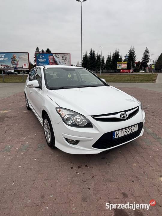 Hyundai i30 bogata wersja mały przebieg Tarnobrzeg