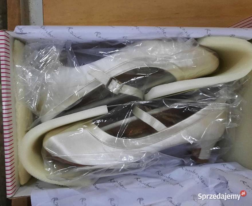 Palety z obuwiem ślubnym 600 par inna Bielawa