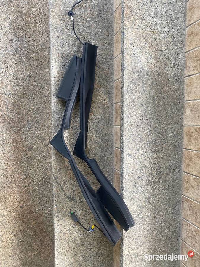 RANGE ROVER VELAR L560 LIFT OSŁONA BOCZNA KLAPY Sękocin Nowy sprzedam