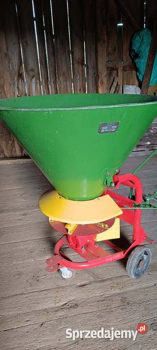 Rozsiewacz nawozu lejek