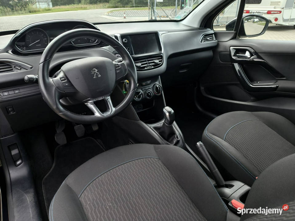 Peugeot 208 12 benzyna 82 NISKI PRZEBIEG