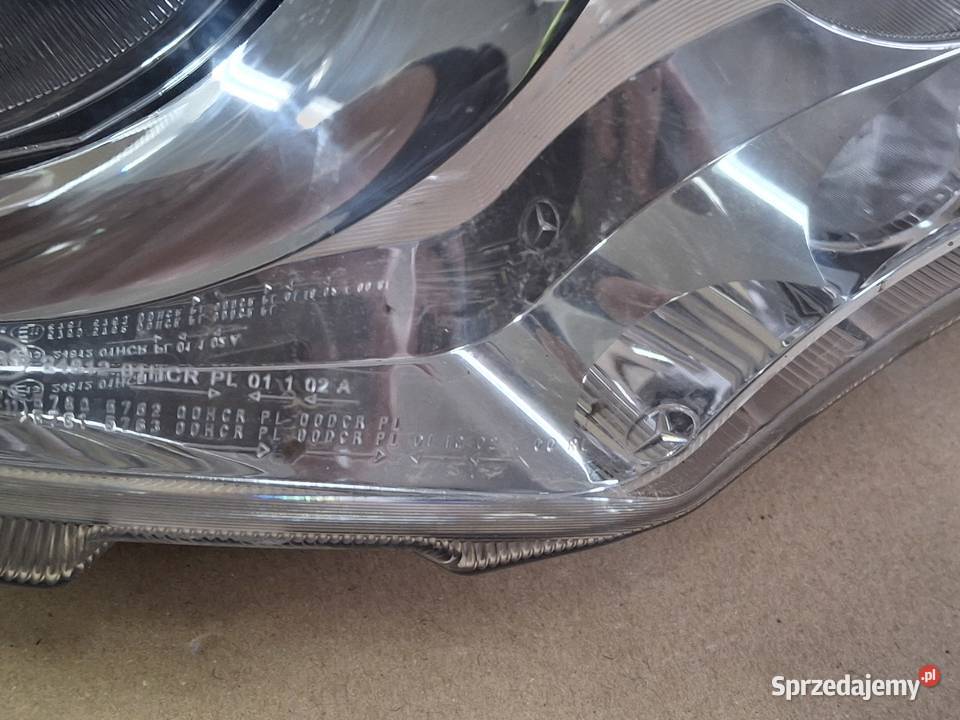 MERCEDES ANTOS AROCS REFLEKTOR PRAWY LAMPA PRAWA Bieleń