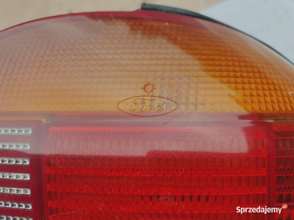LAMPA TYŁ TYLNA PRAWA FORD MONDEO MK1 Prawe sprzedam