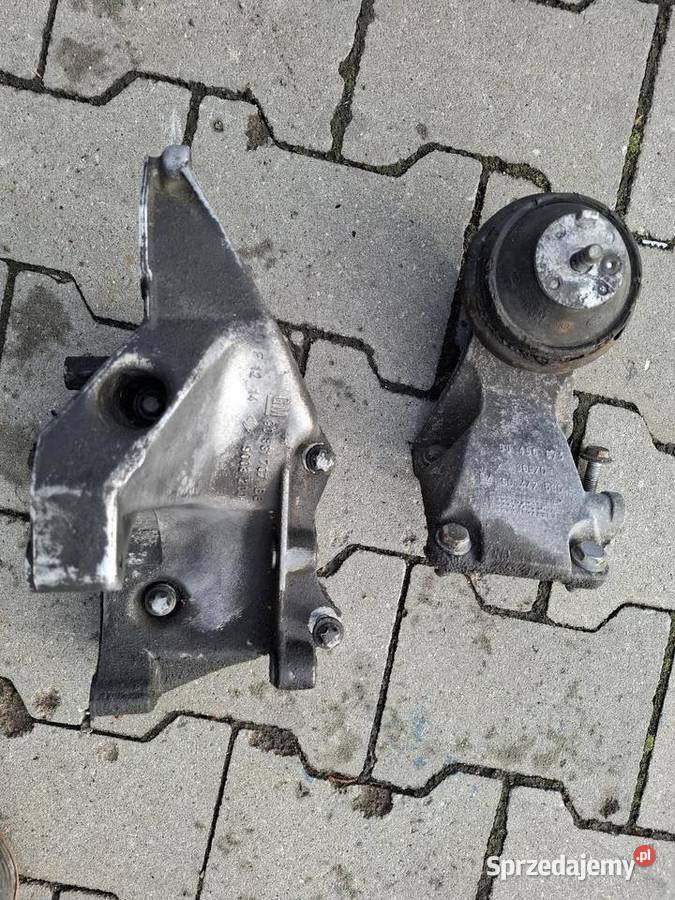 Opel Omega B FL Lift 30 MV6 Łapa Silnika osobowe Części montażowe Skawina
