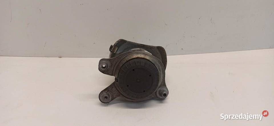 MERCEDES W205 PODUSZKA SILNIKA A2052406717 Motoryzacja