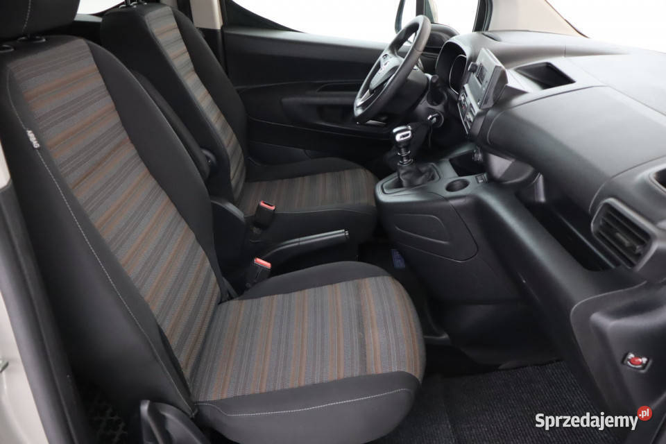 Opel Combo 15 CDTI wielofunkcyjna kierownica Combo