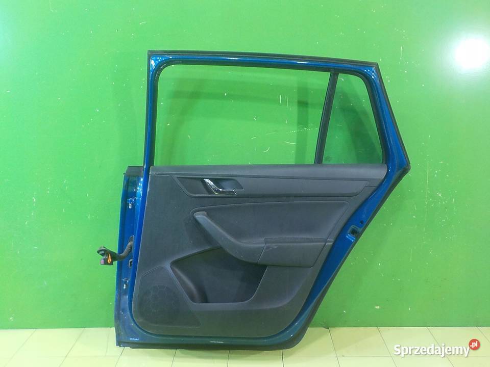 SKODA RAPID 14 TDI 16r 5D drzwi prawe tyl
