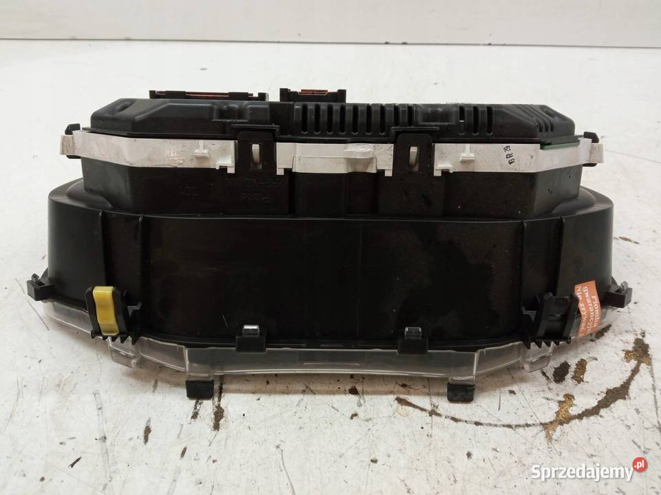 LICZNIK 838000U250 10 B Toyota Yaris III 2011