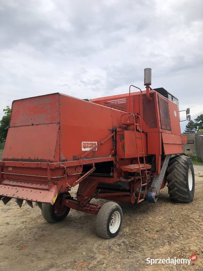 Kombajn BIZON ZO56 ze stołem do rzepaku Bizon Niemysłowice