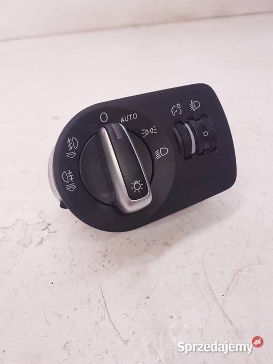 WŁĄCZNIK PRZEŁĄCZNIK ŚWIATEŁ AUDI A1 8X1941531M Przystajń