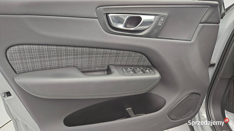 Volvo XC 60 B4 B Core aut Z Polskiego Salonu kurtyny powietrzne Motoryzacja Warszawa
