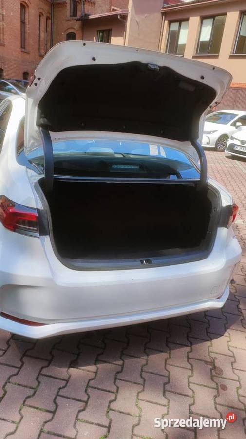 Toyota Corolla Sedan Comfort automat 2021r Corolla śląskie Zabrze