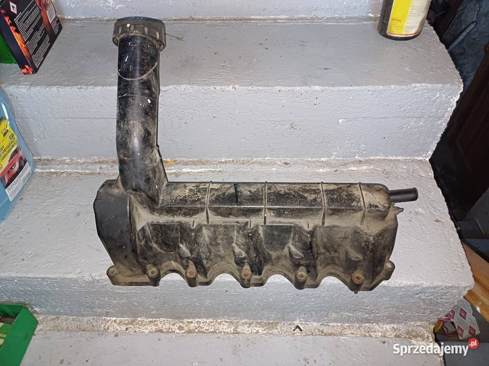 Pokrywa zaworów Mercedes A klasa w 168 Lipusz