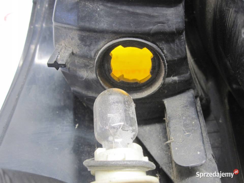 MITSUBISHI L200 07r Lampa prawy tył tylna Lampy tylne Kielce sprzedam