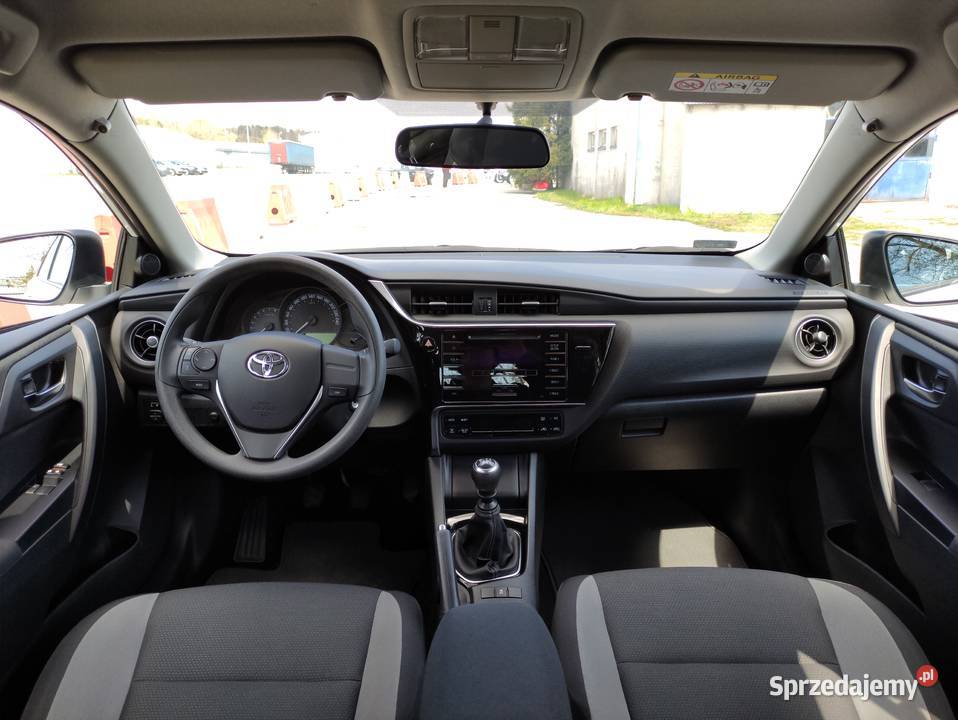 Syndyk sprzeda samochód osobowy Toyota Auris 75 Kielce