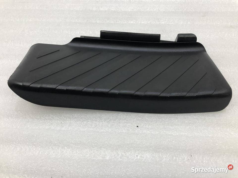 PODNÓZEK POD STOPE 5Q1864777C VW TOURAN III