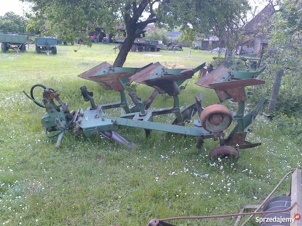 pług John Deere 3 skibowy obrotowy lubuskie Sadzarzewice