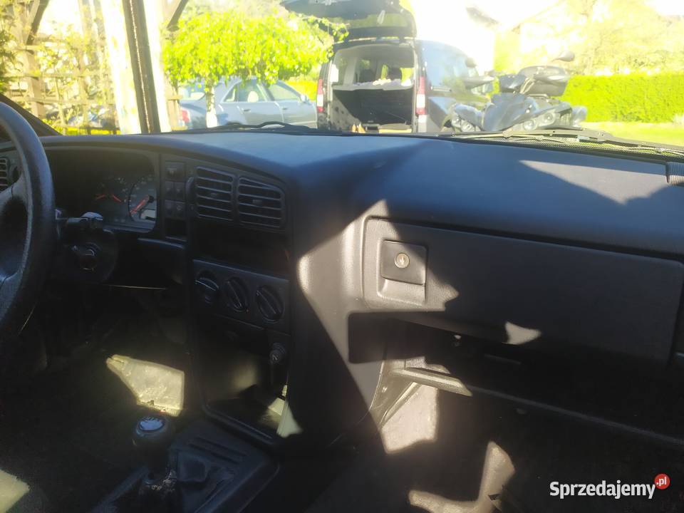 Sprzedam corrado na czesci uszkodzony