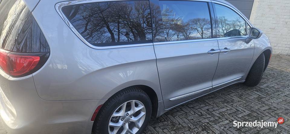 Chrysler Pacifica 2019r przebieg 46000 46000km Janów Lubelski