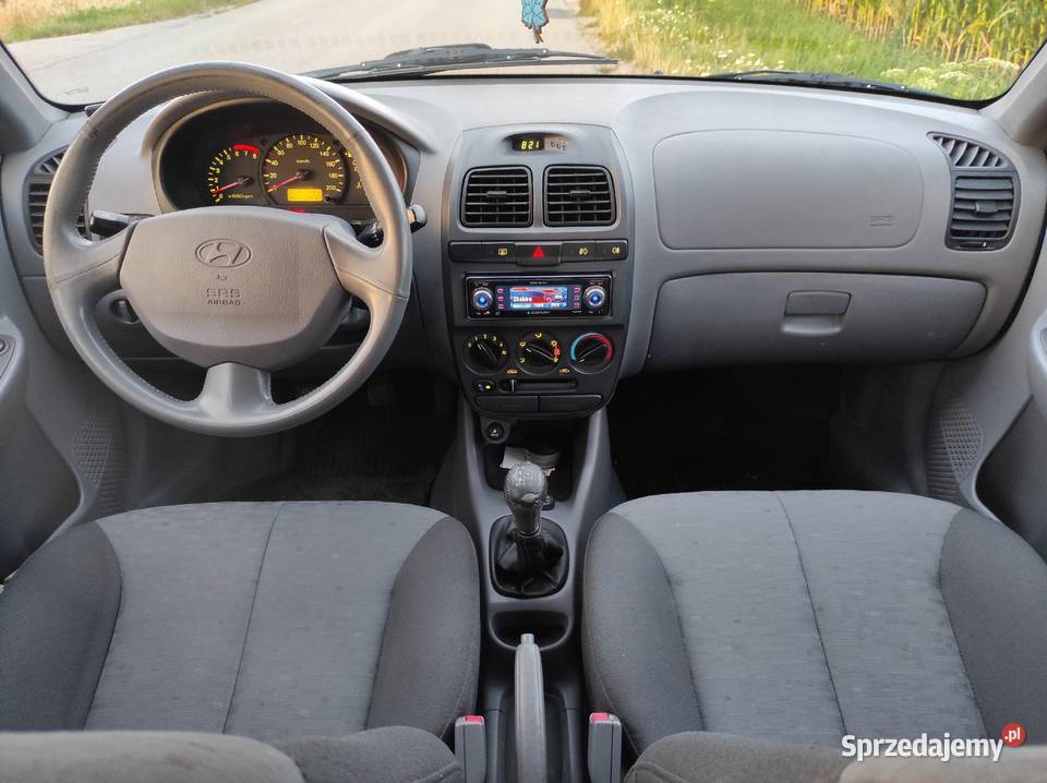 Hyundai Accent II 13 12V 86 2005 171000 z Niemie światła przeciwmgielne Przeworsk