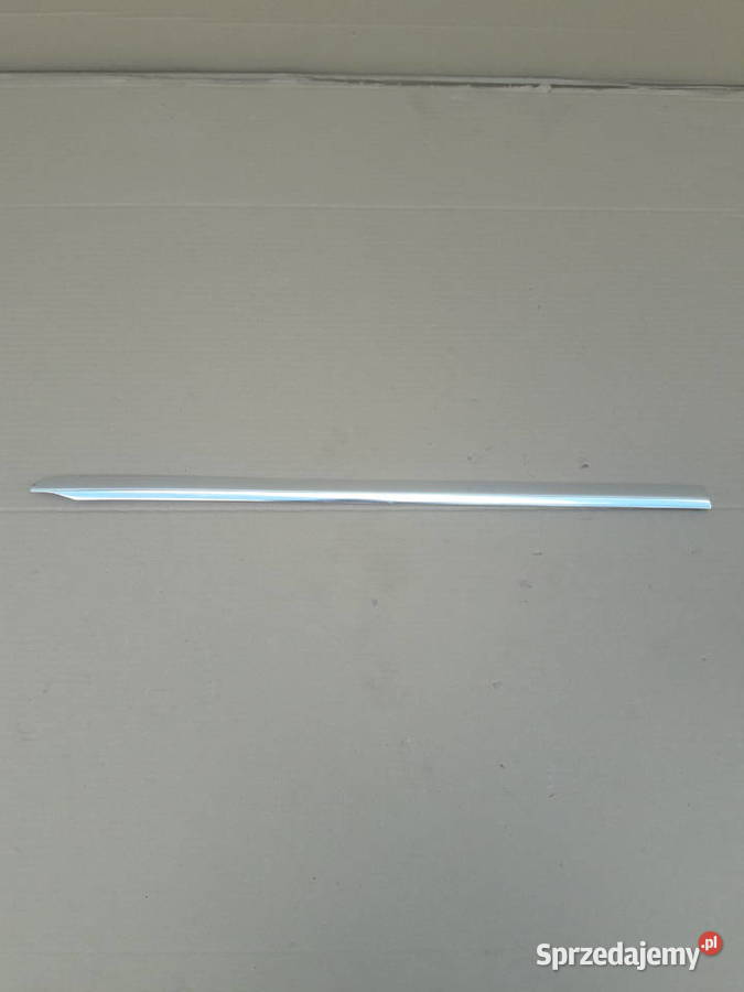 MERCEDES E KLASA W213 LISTWA DRZWI LEWY TYŁ Bieleń