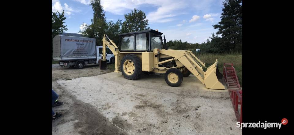 Ostrówek koparka ładowarka C 360