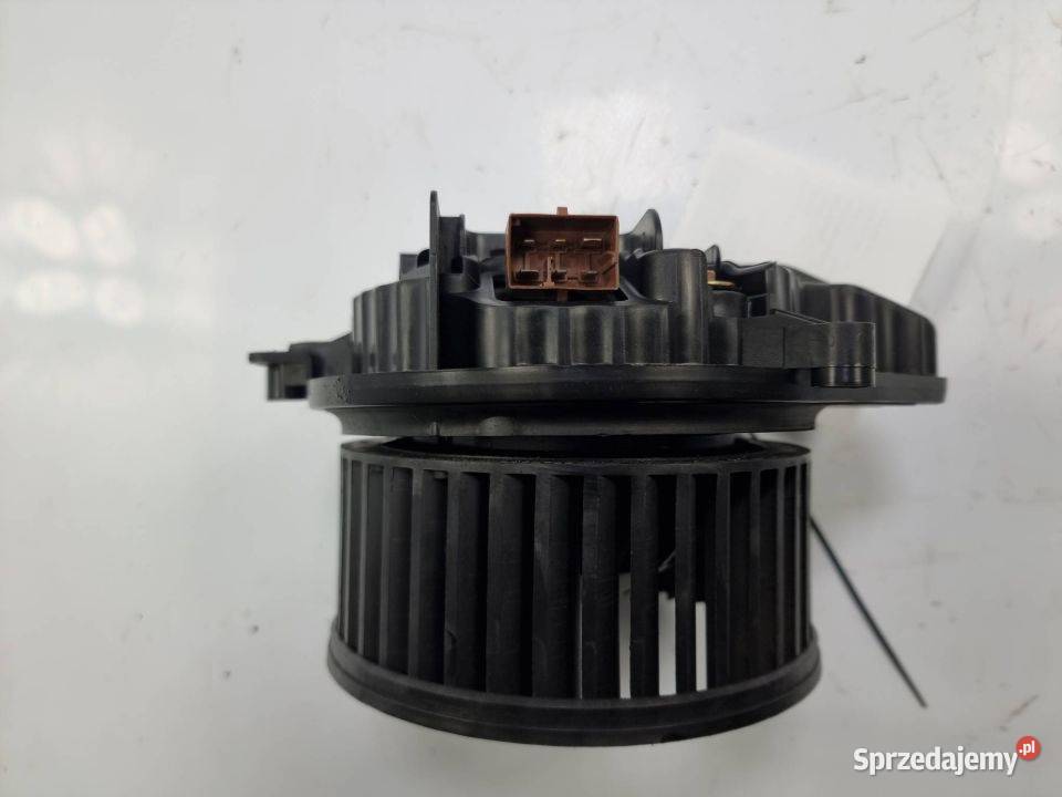 WENTYLATOR KABINOWY AUDI A4 B6 8E1820021B osobowe Lipno