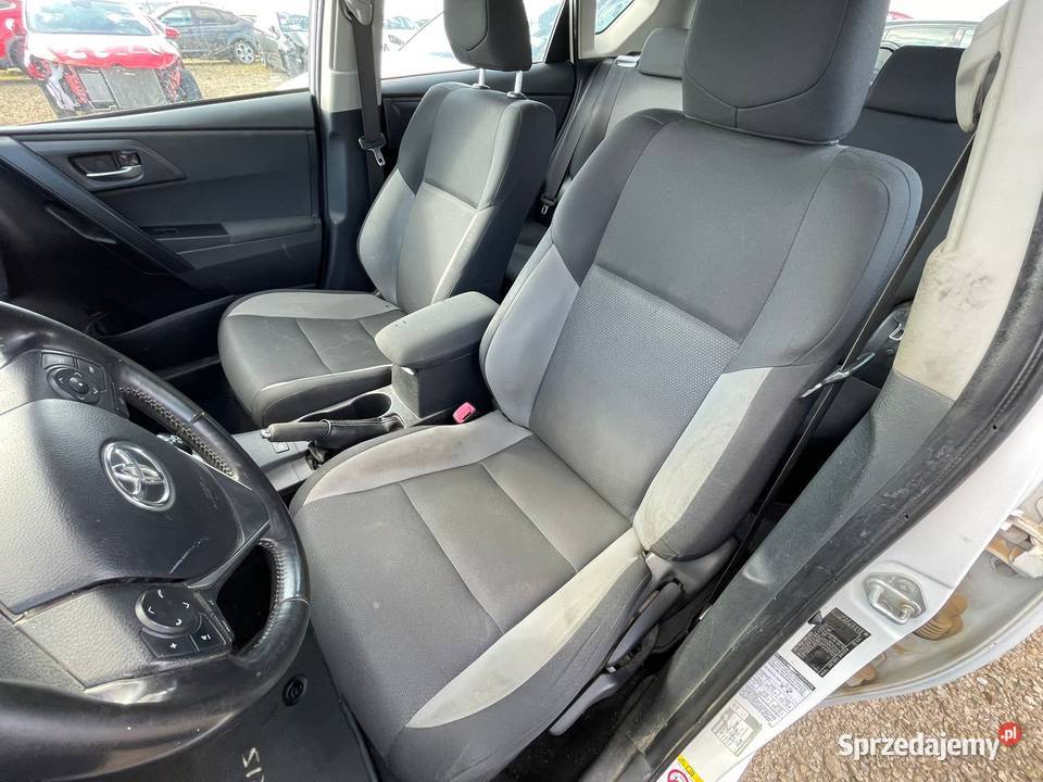 TOYOTA Auris II 18i 136h Tendance DV275