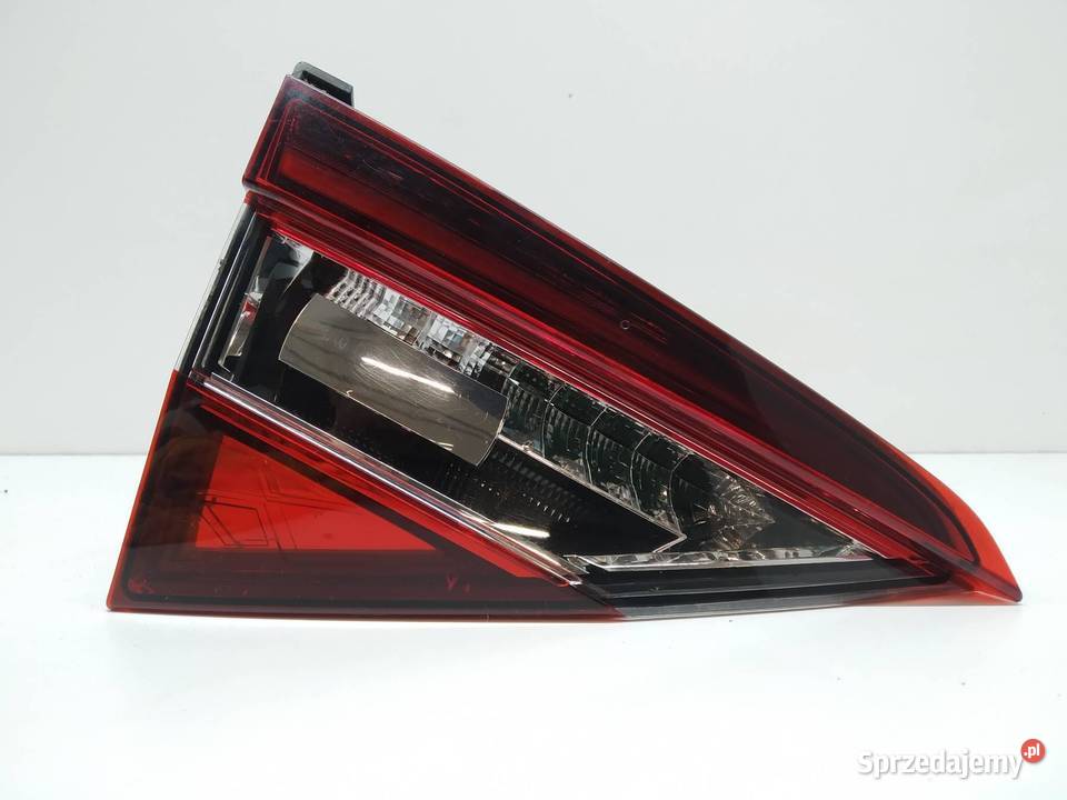 LAMPA TYŁ W KLAPĘ LEWA SEDAN EU 3V5945307D Skoda