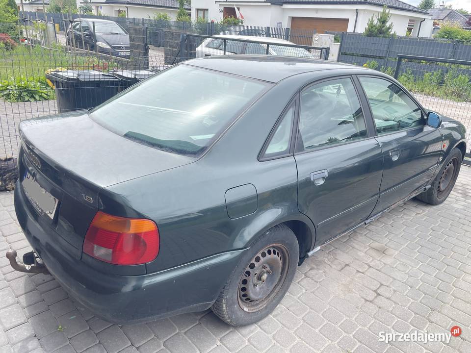 audi a4 b5 benzyna 16 samochód na części Samochody osobowe