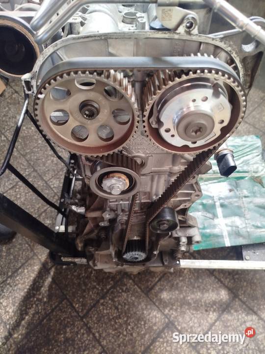 Sprzedam silnik 14 tfs Silniki i osprzęt Ruda Śląska