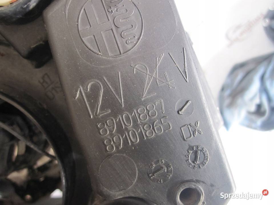 ALFA ROMEO MITO 10r lampa prawa przód 89101865 osobowe Lampy przednie Kielce