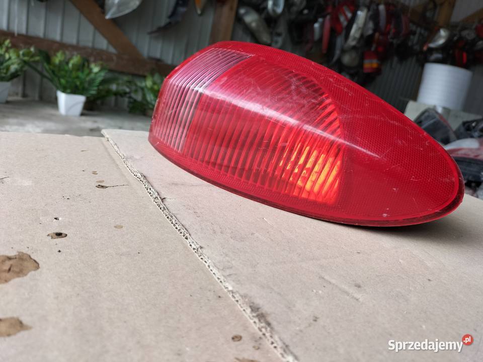 Alfa Romeo 147 LAMPA TYLNA TYŁ PRAWA Kamień-Kolonia