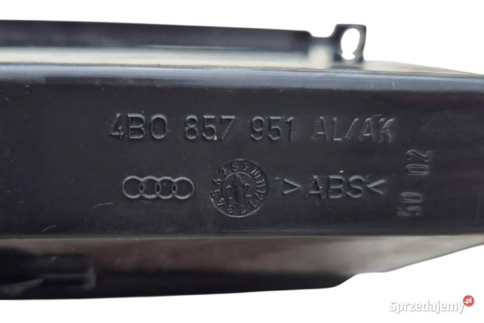 POPIELNICZKA PRZÓD Z WKŁADEM AUDI A6 C5 IMITACJA Działoszyce