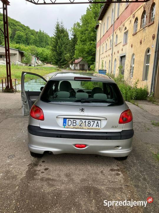 Syndyk sprzeda Peugeot 206XT 14 2004 benzyna Wałbrzych sprzedam